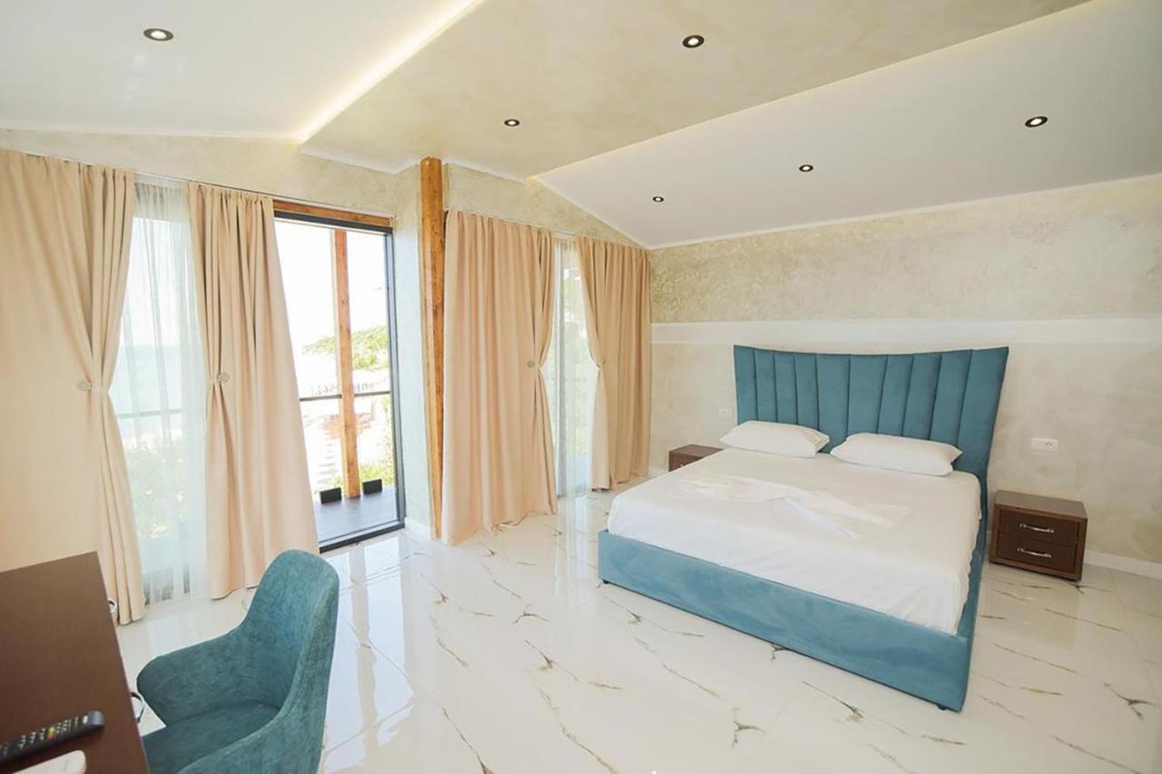 Arbeni Hotel