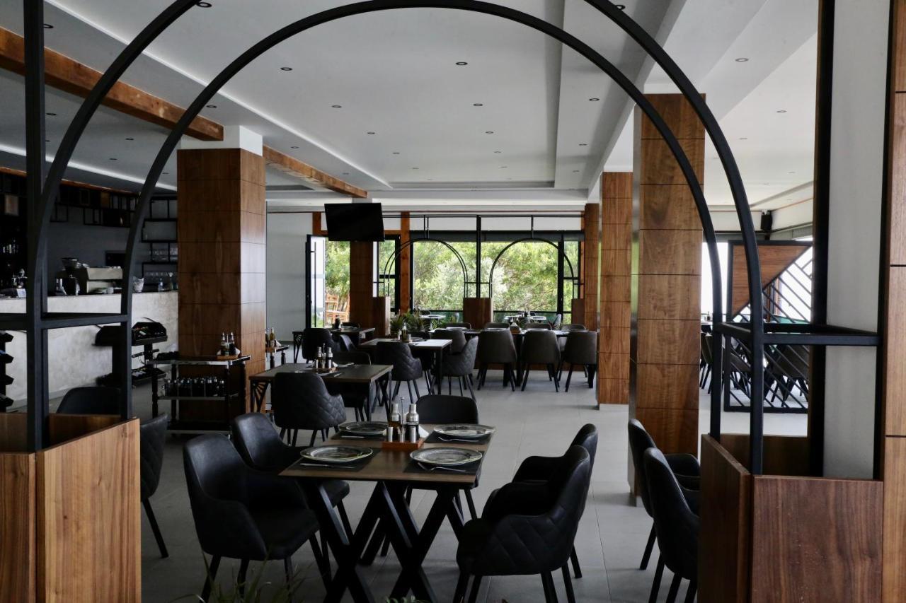 Arbeni Hotel